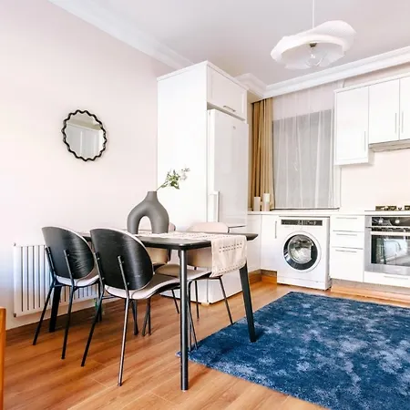 Cozy Retreat With Balcony 2 Min To Galata Tower Apartamento