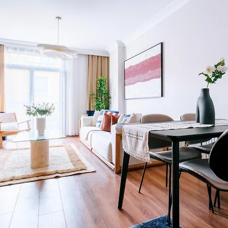 Cozy Retreat With Balcony 2 Min To Galata Tower Apartment *