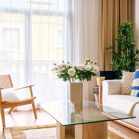Cozy Retreat With Balcony 2 Min To Galata Tower